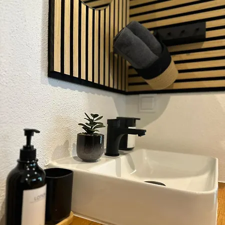 Gemütliches 1-zimmer Mit Whirlpool Apartamento *